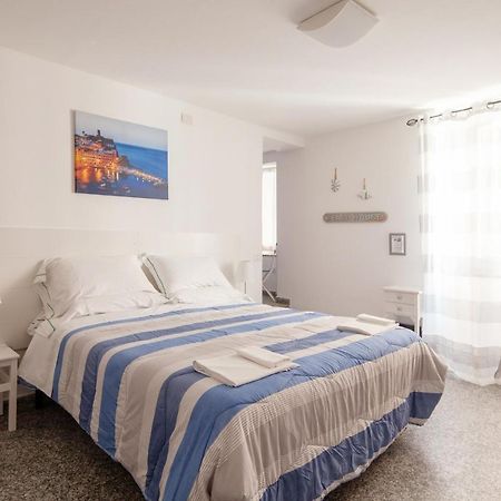 Ludovica Flat Hotel Vernazza Exterior photo